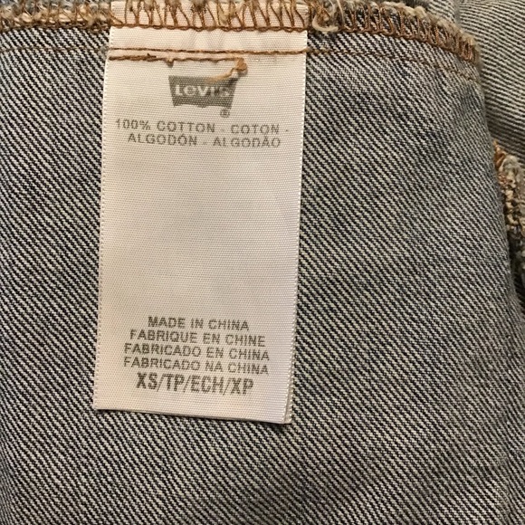 Levi’s Women's Denim Jean Jacket.  Size XS - Picture 7 of 10